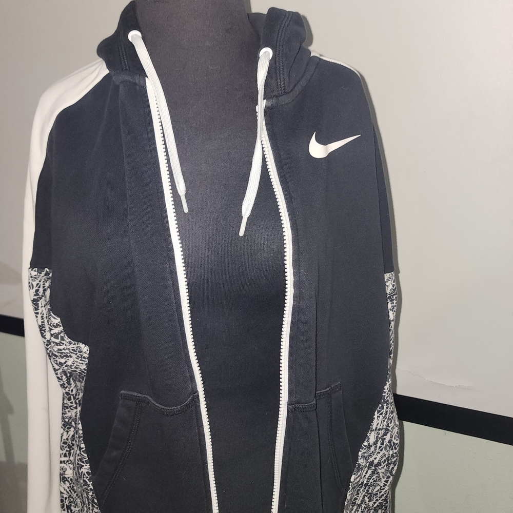 Nike Black and White Zip-Up Hoodie